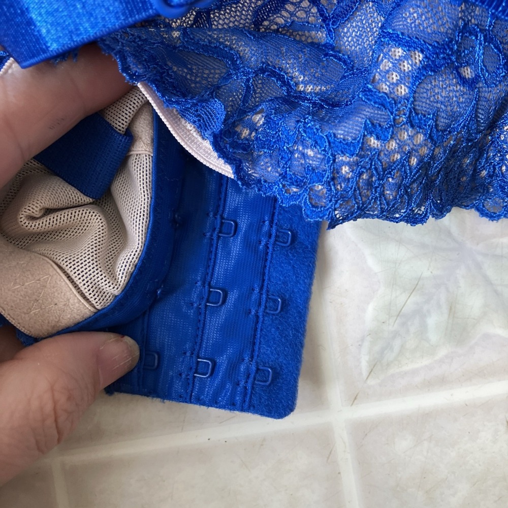 Torrid Curve Cobalt Blue Lace Push Up Plunge Lace Bra Sz 44D Sexy Comfort - Picture 6 of 7